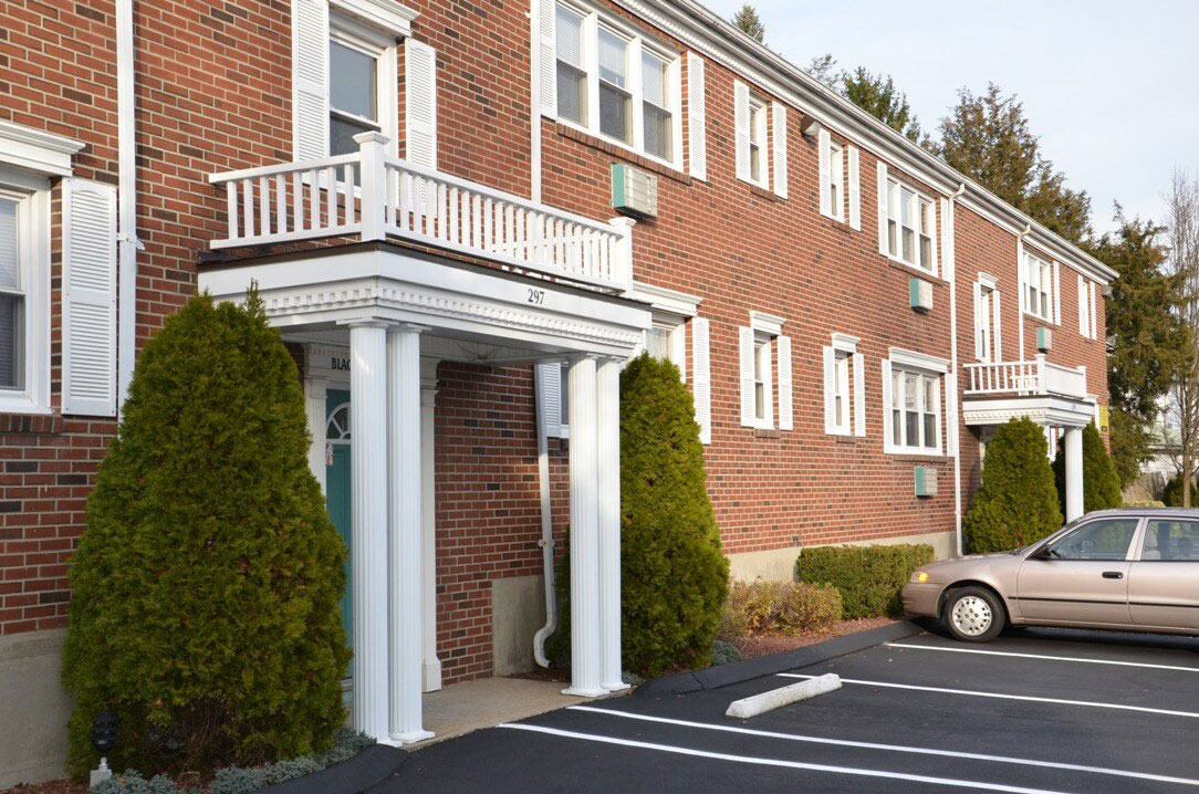 Parking at Hub Realty communities