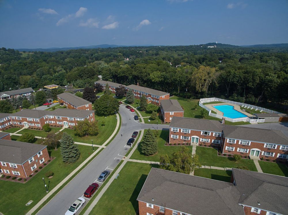 Ridgefield Apartments photo 4